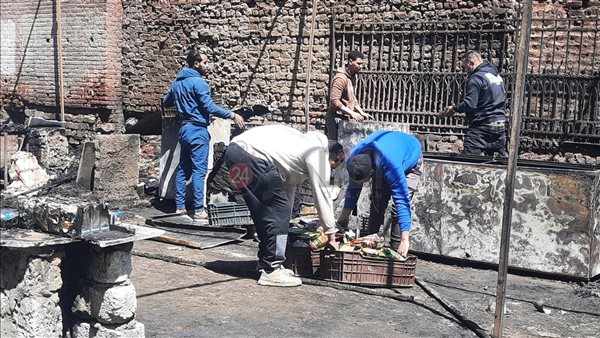 حريق هائل داخل معرض