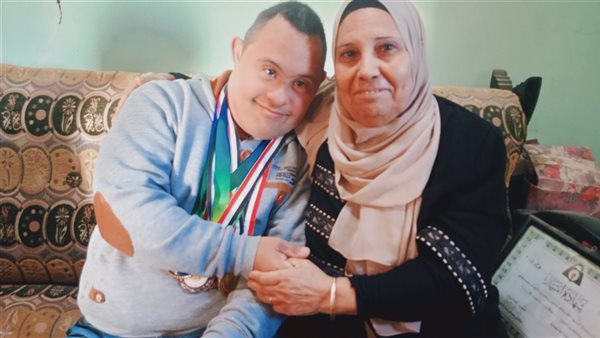 الأم المثالية الأولى