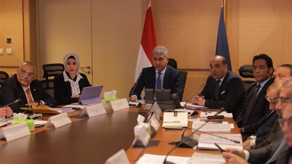 خلال الاجتماع