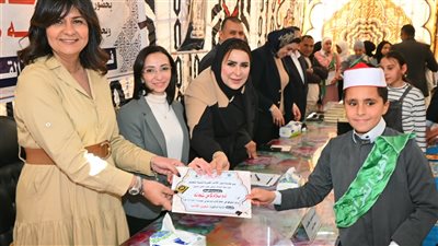 نبيلة مكرم ومحافظ البحيرة تشهدان احتفالية لتكريم 1500 طالب من حفظة القرآن الكريم