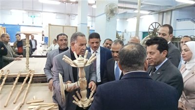 لدعم التعليم الفني.. وزيرا الخارجية والرياضة ومحافظ أسيوط يتفقدون مدرسة أسيوط الثانوية الميكانيكية 
