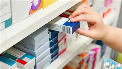 الحكومة تضع ضوابط لتوزيع وتسويق المنتجات الطبية والأدوية عبر الإنترنت| خاص