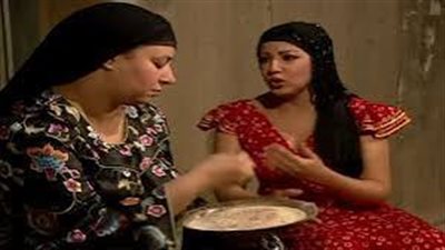 عبلة كامل كانت بتفطر حمام وبط.. سمية الخشاب تكشف كواليس مسلسل ريا وسكينة: كسرت مرايا عشان يدوني إجازة