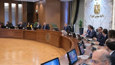 رئيس الوزراء يتابع الإجراءات والخطوات الخاصة بإعادة صياغة برنامج متكامل للمساندة التصديرية 
