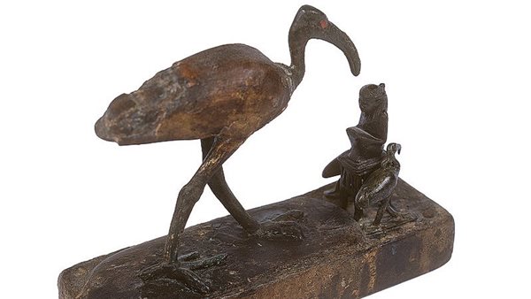 تمثال نادرة لـ المعبود