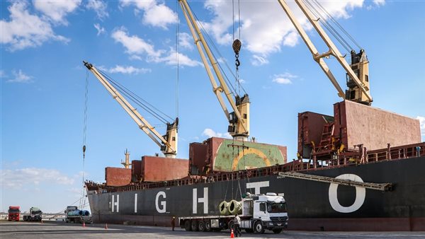 ميناء دمياط