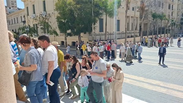 توافد كبير من السائحين