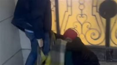 القبض على المتهم بالتعدي على سيدة مسنة داخل مدخل عقار بالزقازيق