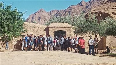 قبل إجازة العيد.. إقبال كبير من السائحين على زيارة المقدسات الدينية بسانت كاترين