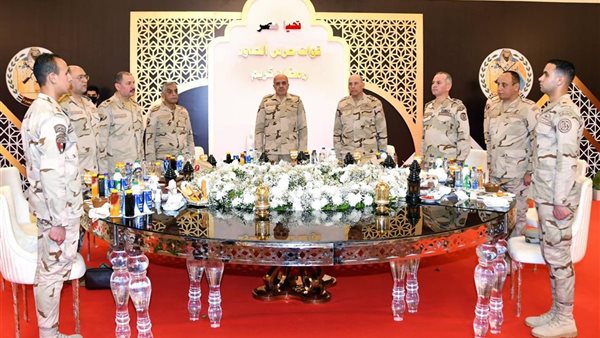 جانب من تناول وجبة