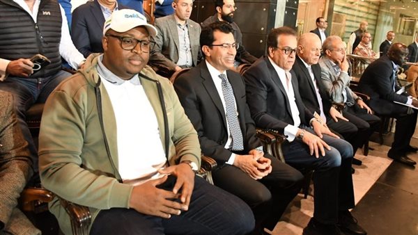 وزير الرياضة في مباراة