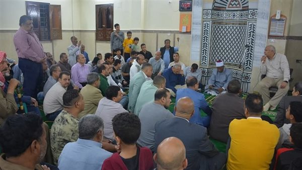 جانب من لقاء محافظ