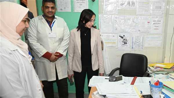 محافظ البحيرة تفاجئ