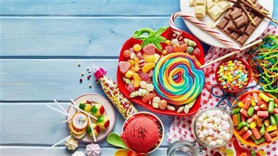 أسباب زيادة الرغبة في تناول السكر خلال الصيف 