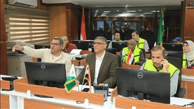 من داخل مركز السيطرة.. محافظ الجيزة يتابع استعدادات المراكز والمدن لاستقبال عيد الفطر| صور 