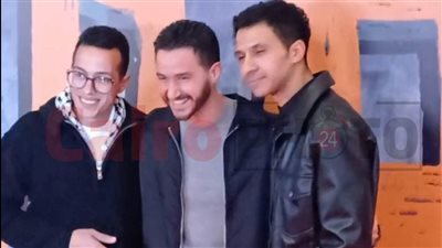 أحمد مالك وأحمد داش يدعمان عصام عمر وطه دسوقي خلال العرض الأول لـ فيلمهما سيكو سيكو 