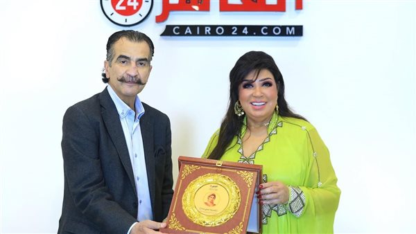 فيفي عبده والكاتب