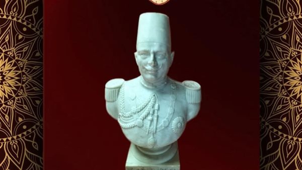  تمثال نصفي من الرخام