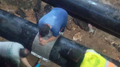 مياه أسيوط تنهي إصلاح خط مياه 500 GRP بمنطقة الوليدية دون تأثير على الخدمة