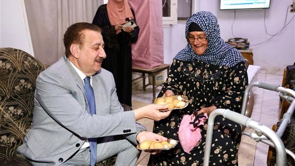 أبو ليمون يوزع كحك