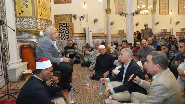 جانب من لقاء محافظ