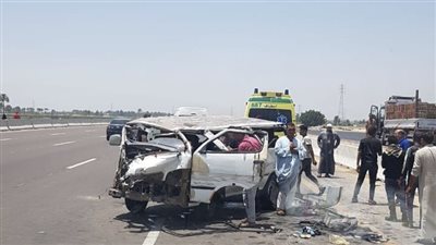 مصرع شخص وإصابة 8 آخرين إثر حادث انقلاب ميكروباص في المنيا