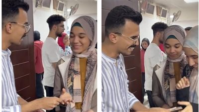  مدرس رياضيات يفاجئ طلابه بتوزيع عيدية عيد الفطر ويتصدر التريند 