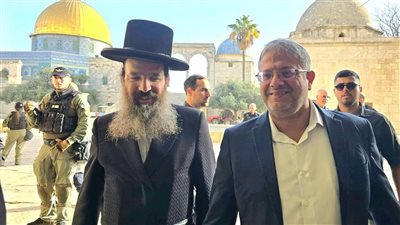 وزير الأمن القومي الإسرائيلي إيتمار بن جفير يقتحم باحات المسجد الأقصى 