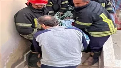 الحماية المدنية تلبي استغاثة مواطن غير قادر على الحركة وتنقله للعلاج بالمستشفى 