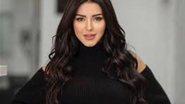 الفنانة إيناس النجار