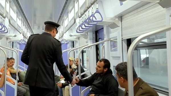 رجال الشرطة يشاركون