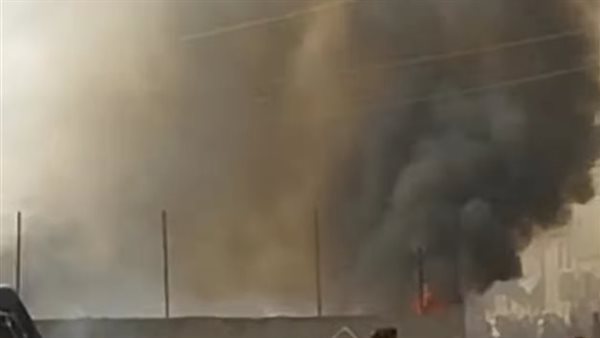 حريق مخزن بلاستيك