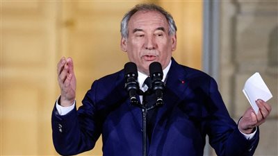 رئيس الوزراء الفرنسي: الرسوم الجمركية كارثة لأوروبا وأيضا أمريكا