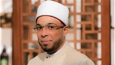 محمد أبو بكر: نقلوني من إمامة جامع الفتح إلى الوادي الجديد لأنني سافرت لأداء الحج محرما لزوجتي