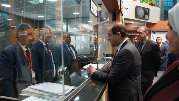 وزير المالية خلال