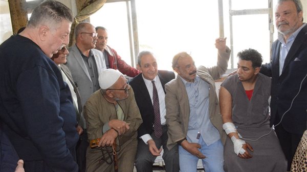 محافظ الغربية يزور