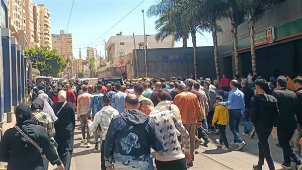 جانب من تشييع الجنازة