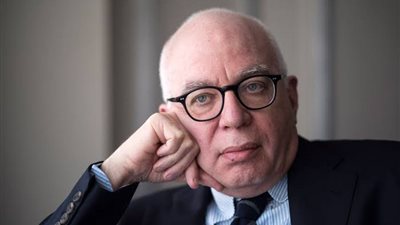 من سيجنال للرسوم.. مؤلف نار وغضب: مع ترامب كل الاحتمالات واردة 