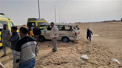 إصابة 8 أشخاص في انقلاب ميكروباص بطريق القصير قفط بالبحر الأحمر