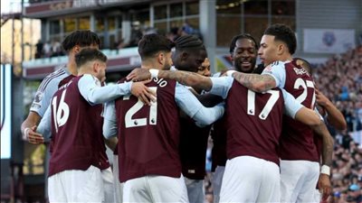 أستون فيلا يزحف نحو المربع الذهبي في الدوري الإنجليزي بعد الفوز على نوتنجهام