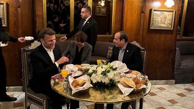 استغرقت ساعة ونصف.. صاحب مطعم نجيب محفوظ يروي تفاصيل زيارة الرئيس السيسي وماكرون بخان الخليلي