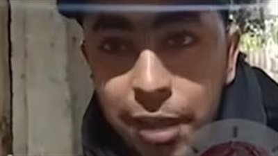 صاحب سيلفي الرئيس السيسي وماكرون في خان الخليلي: تفاجأنا بالرئيسين وكنا مبسوطين بالزيارة| فيديو