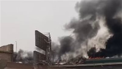 اندلاع حريق وانتشار دخان كثيف أعلى كوبري أكتوبر.. وجهود من الحماية المدنية للسيطرة