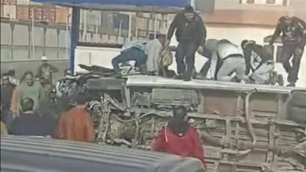 إصابة 16 شخصًا في