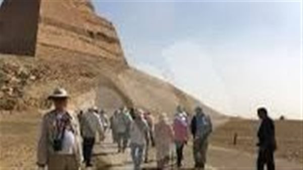 زيارة وفد سياحي لهرم