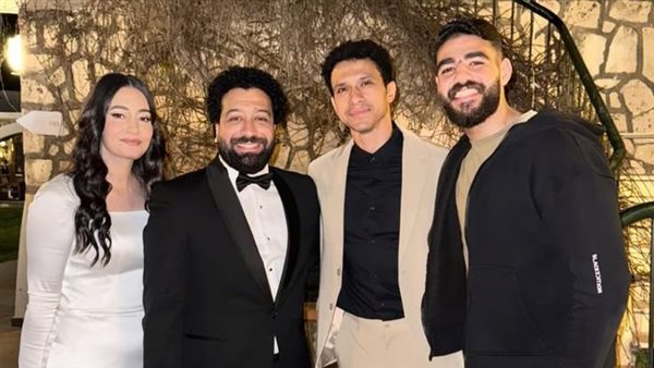 من حفل زفاف مؤلف