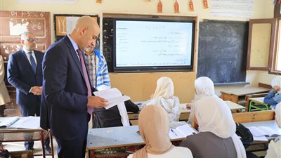 طب ساكت.. كواليس جديدة في واقعة وفاة مدير إدارة الباجور بعد استدعائه للعاصمة من وزير التعليم| خاص