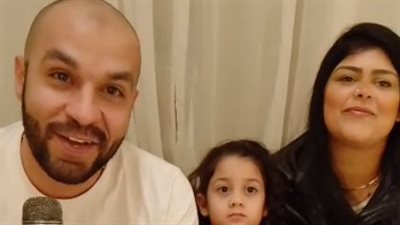 أسرة الصغيرة صاحبة الصورة التذكارية مع السيسي وماكرون في خان الخليلي: موقف مفاجئ وعفوي | بث مباشر