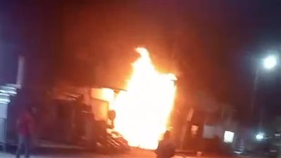 حريق يندلع في محل تجاري بمطروح.. والحماية المدنية تحاول السيطرة عليه