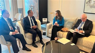 وزير الخارجية يلتقي نائبة المبعوث الأمريكي للشرق الأوسط 